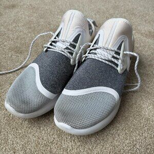 Nike Gray and White Men's Tennis Shoes Size 10.5